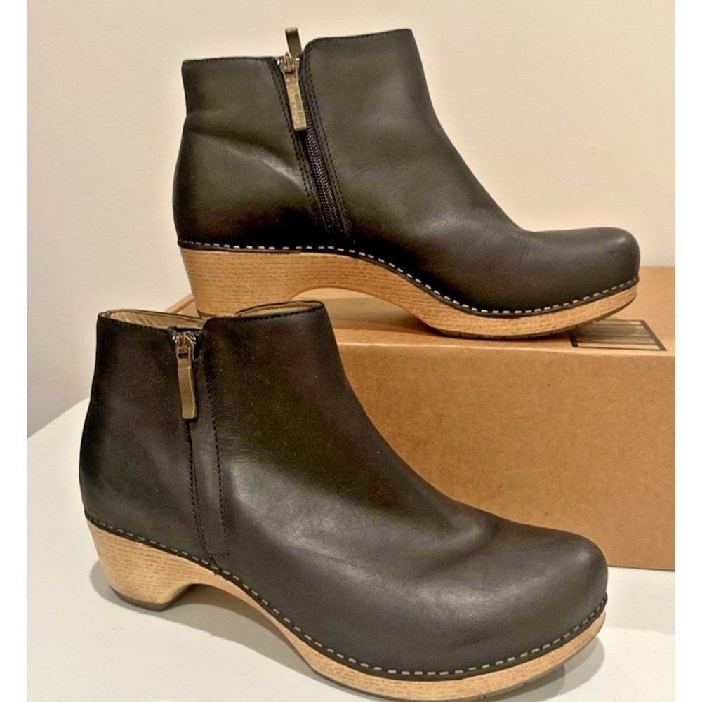 Dansko Women Size 42 Lizanne Oiled Double Side Zip Heeled Bootie Black